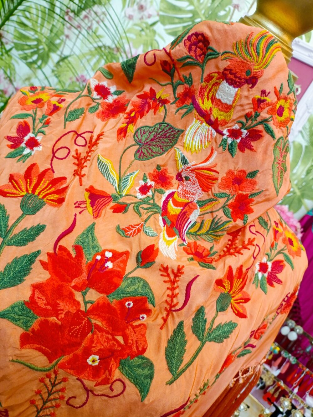 Mantón Claudia Naranja Claro - Imagen 2