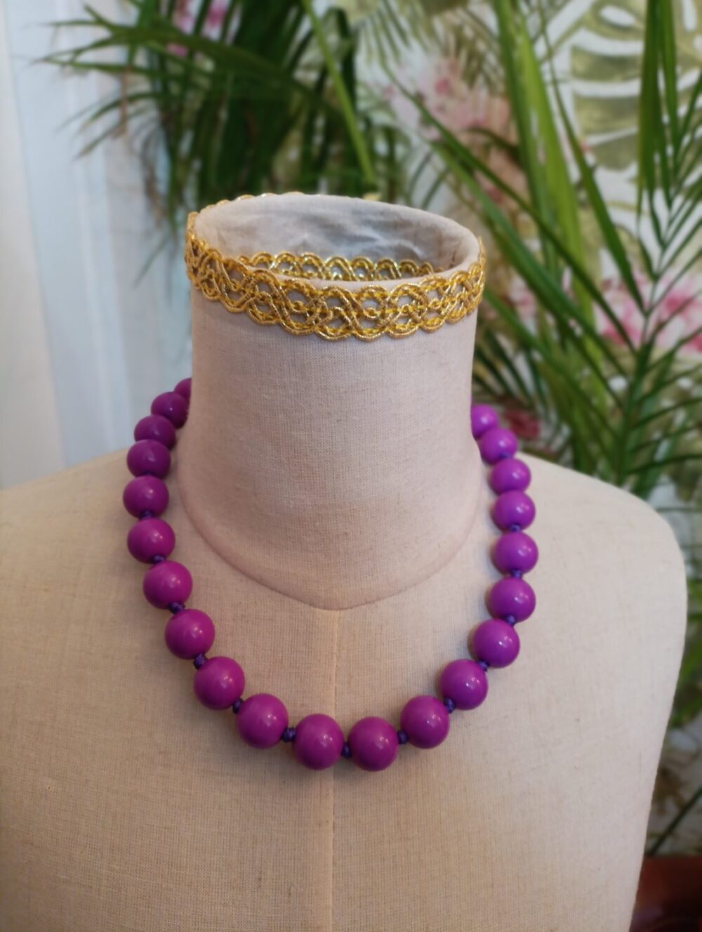 Collar Bolas Morado