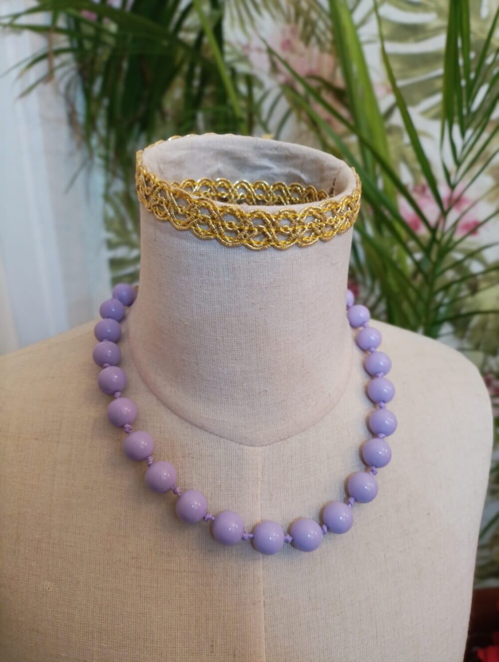Collar Bolas Malva