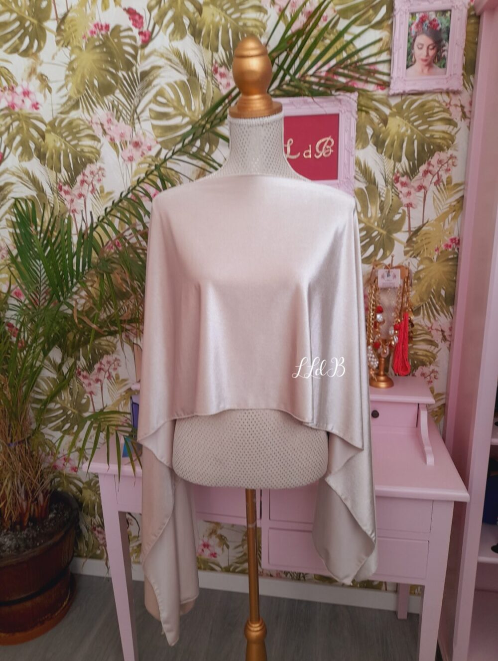 Capa Aterciopelada Marfil