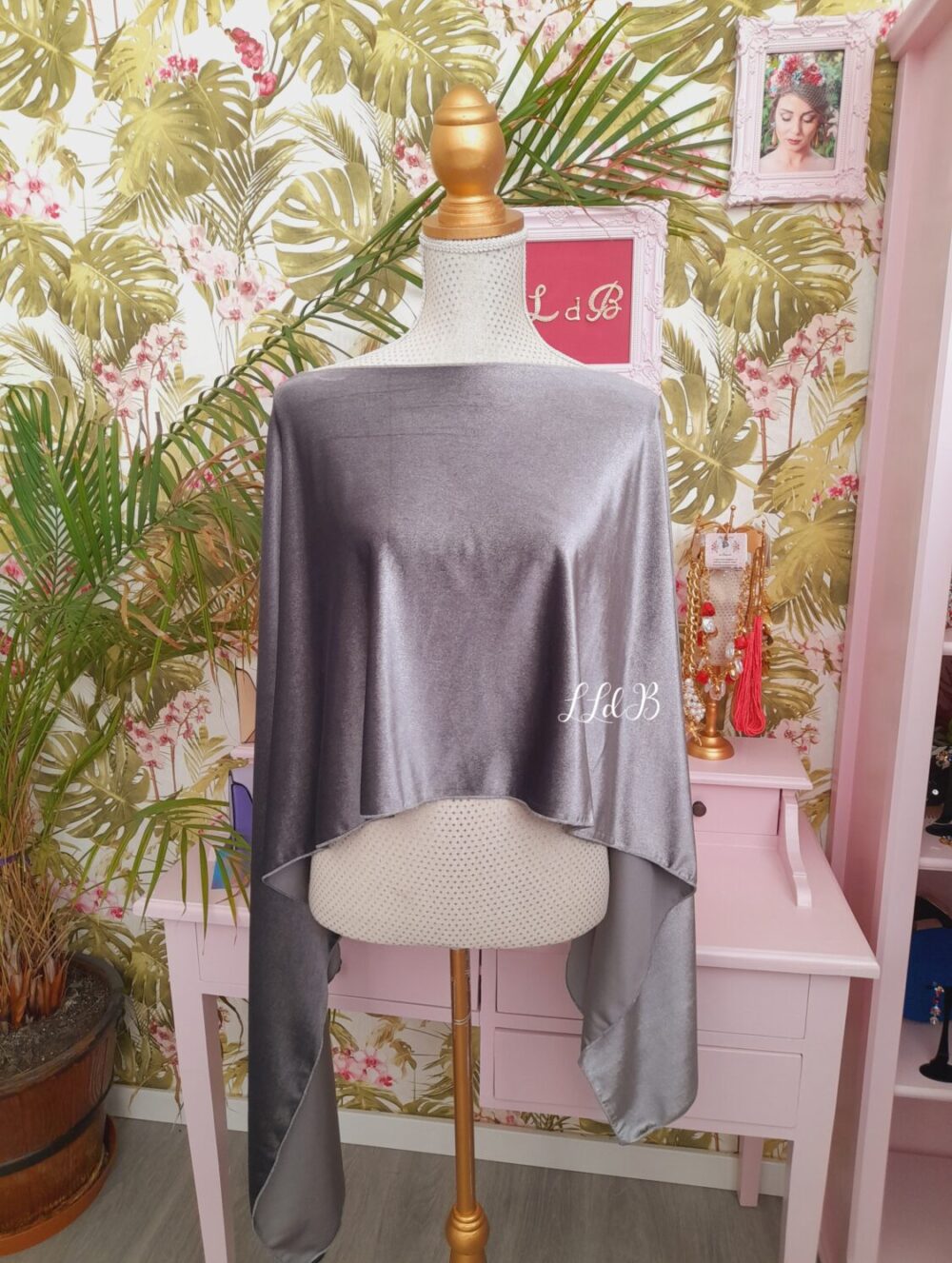 Capa Aterciopelada Gris