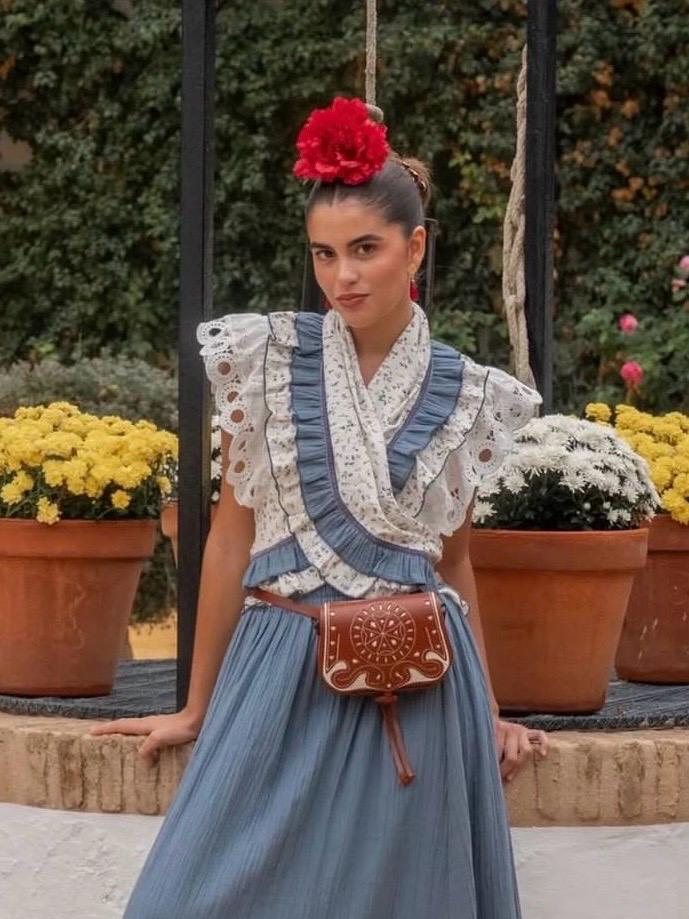 Alternative view of Falda+Pico Rociera Azul Azafata