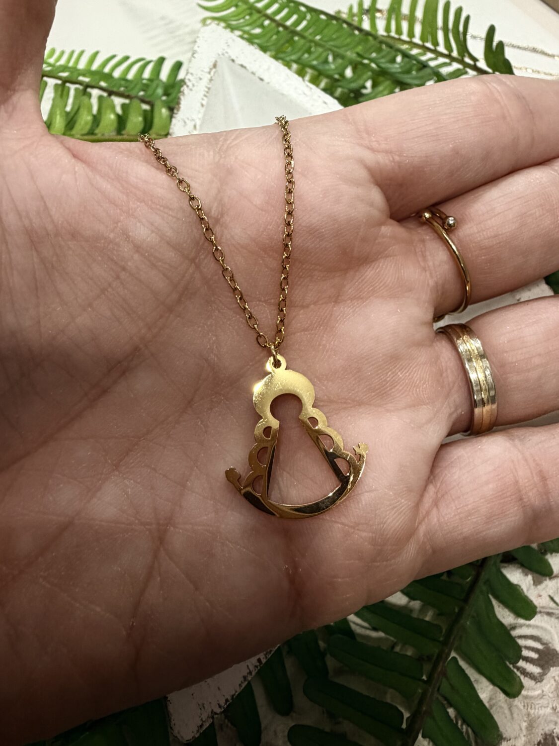 Cadenita Jara Virgen Del Rocío Dorada - Imagen 2