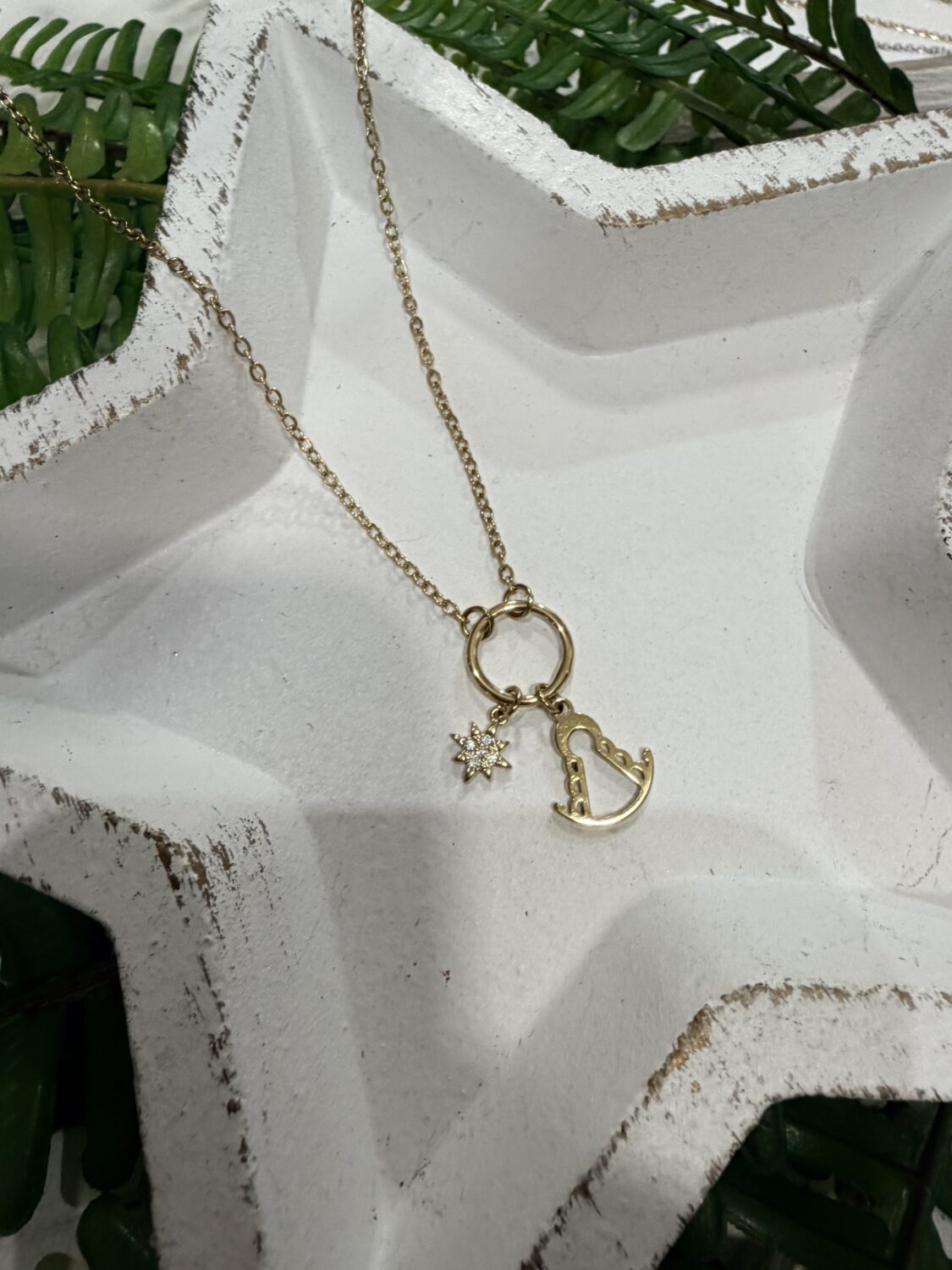 Cadenita Estrella Virgen Del Rocío Dorada