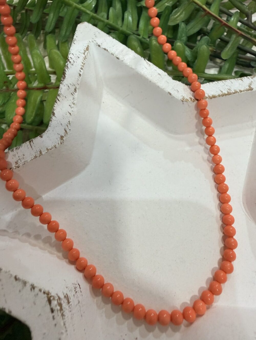 Alternative view of Collar Cuentas Coral Mediano