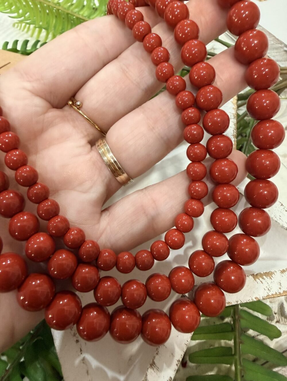 Alternative view of Triple Collar Cuentas Coral