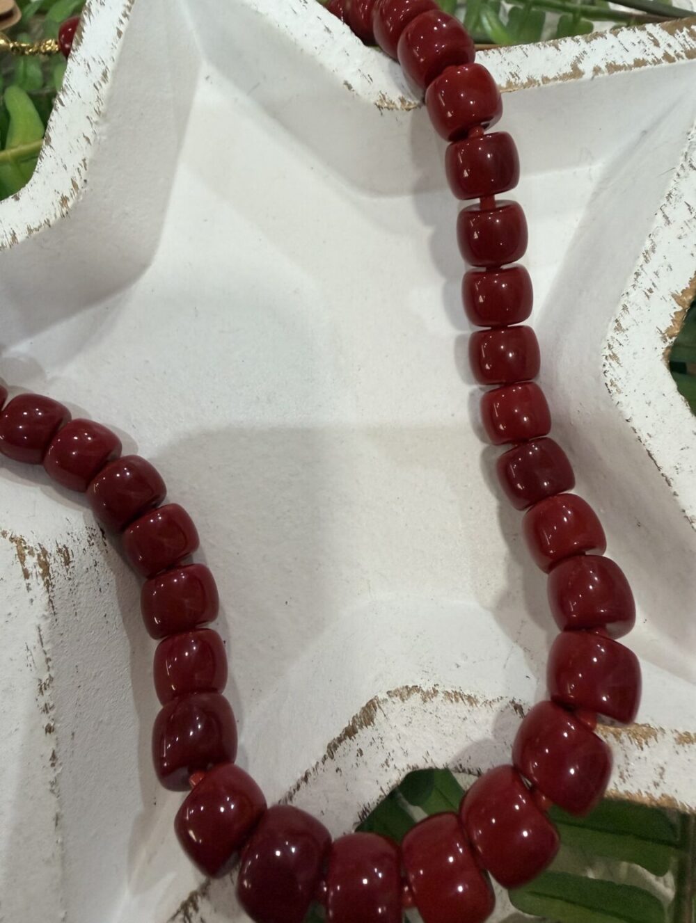Alternative view of Collar Piedras Rojo