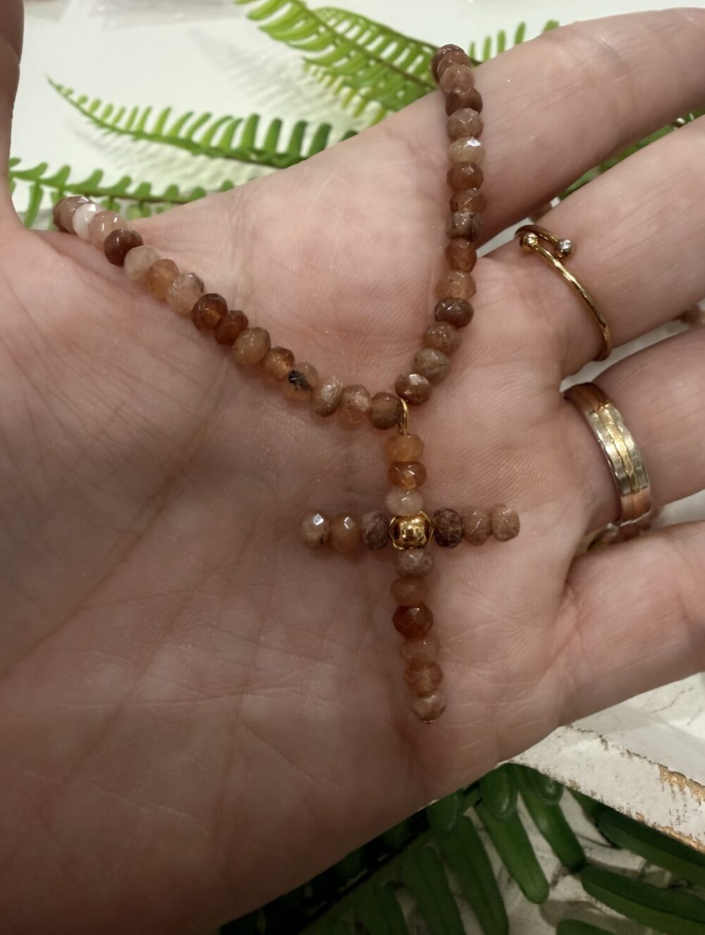 Alternative view of Collar Piedras Cruz Chocolate