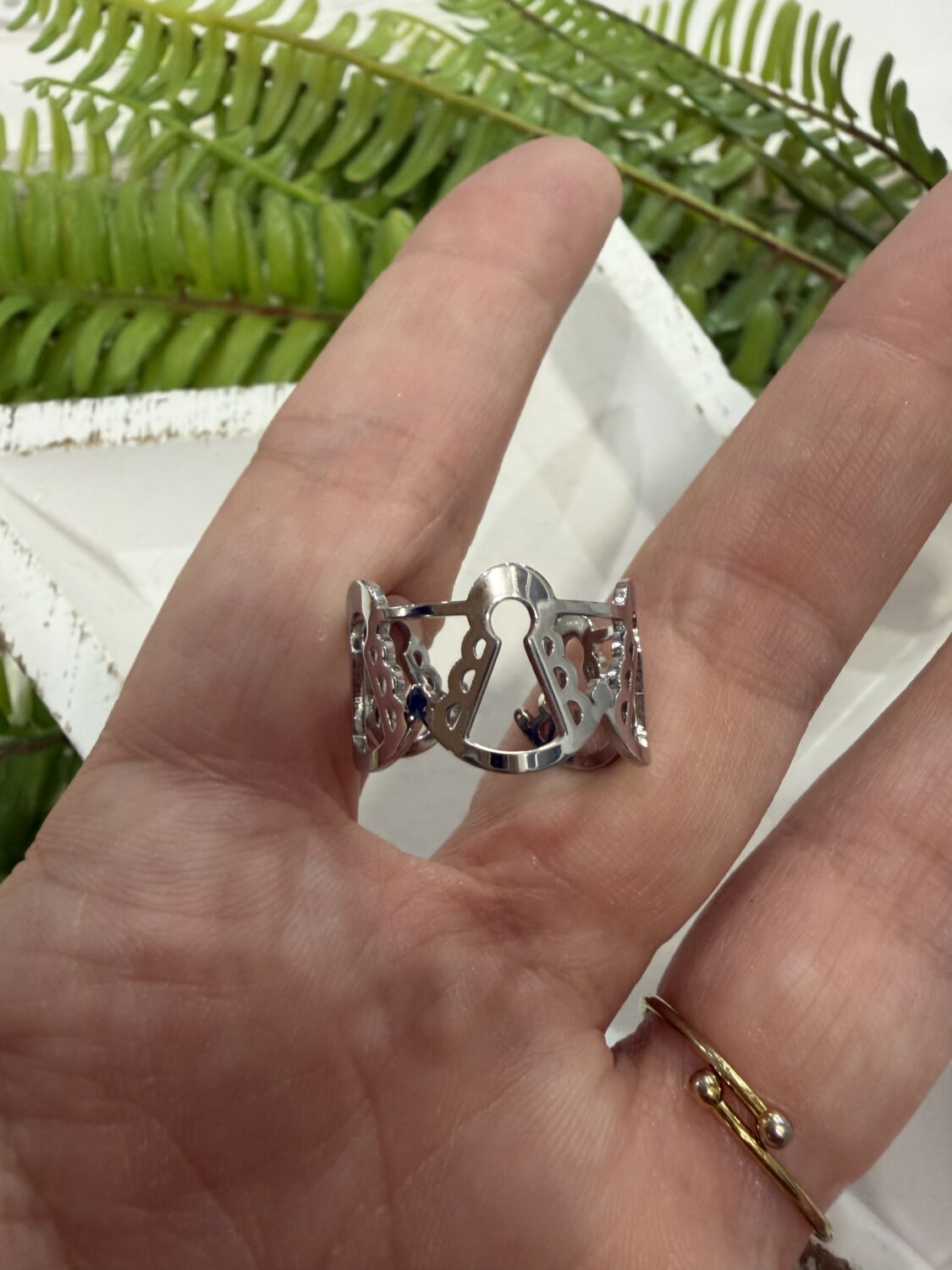 Anillo Siluetas Virgen del Rocío Plateado