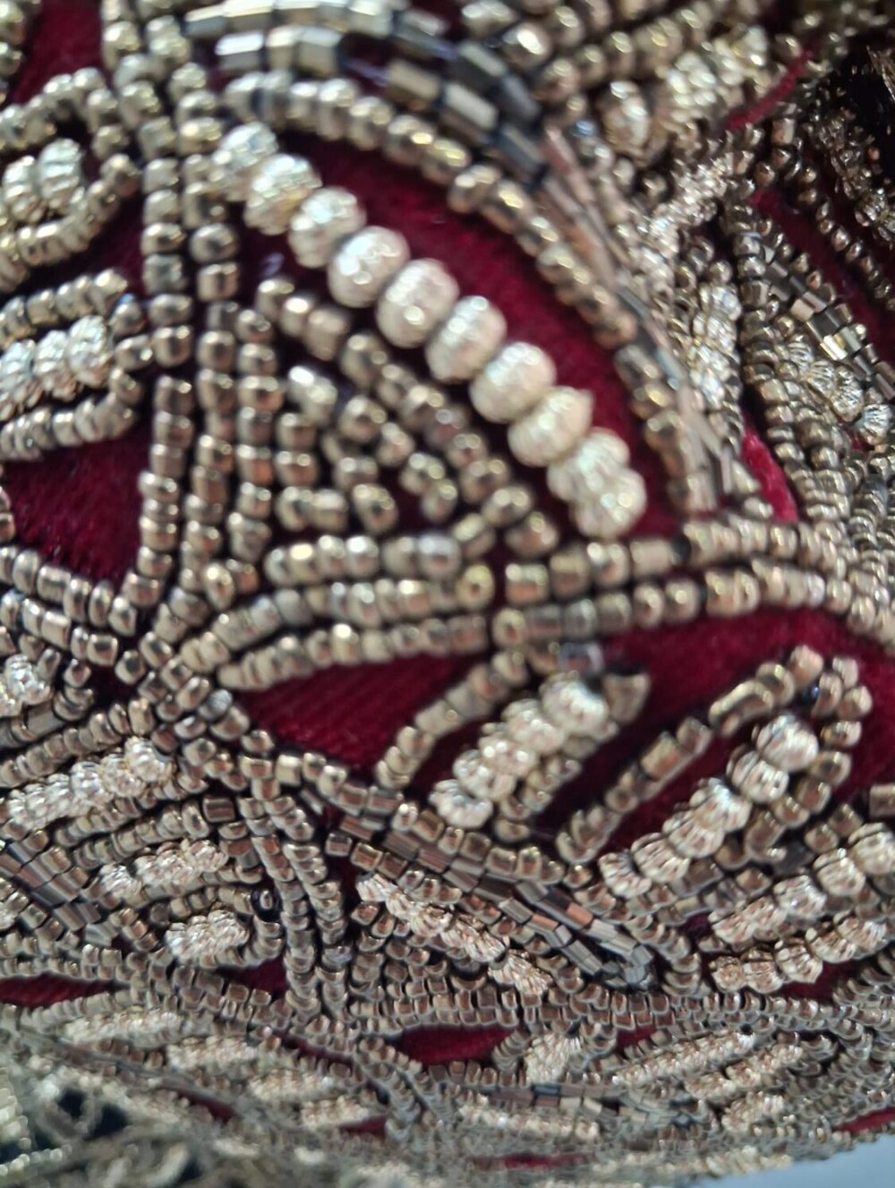 Alternative view of BOLSO BOMBONERA DE TERCIOPELO BURDEOS